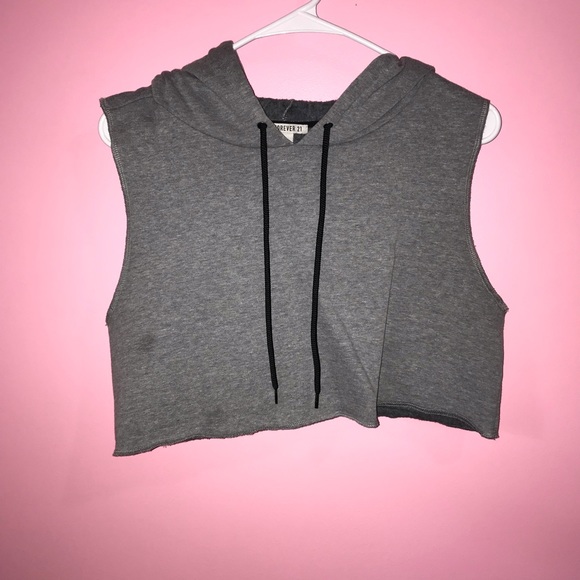 Forever 21 Tops - Cropped workout top